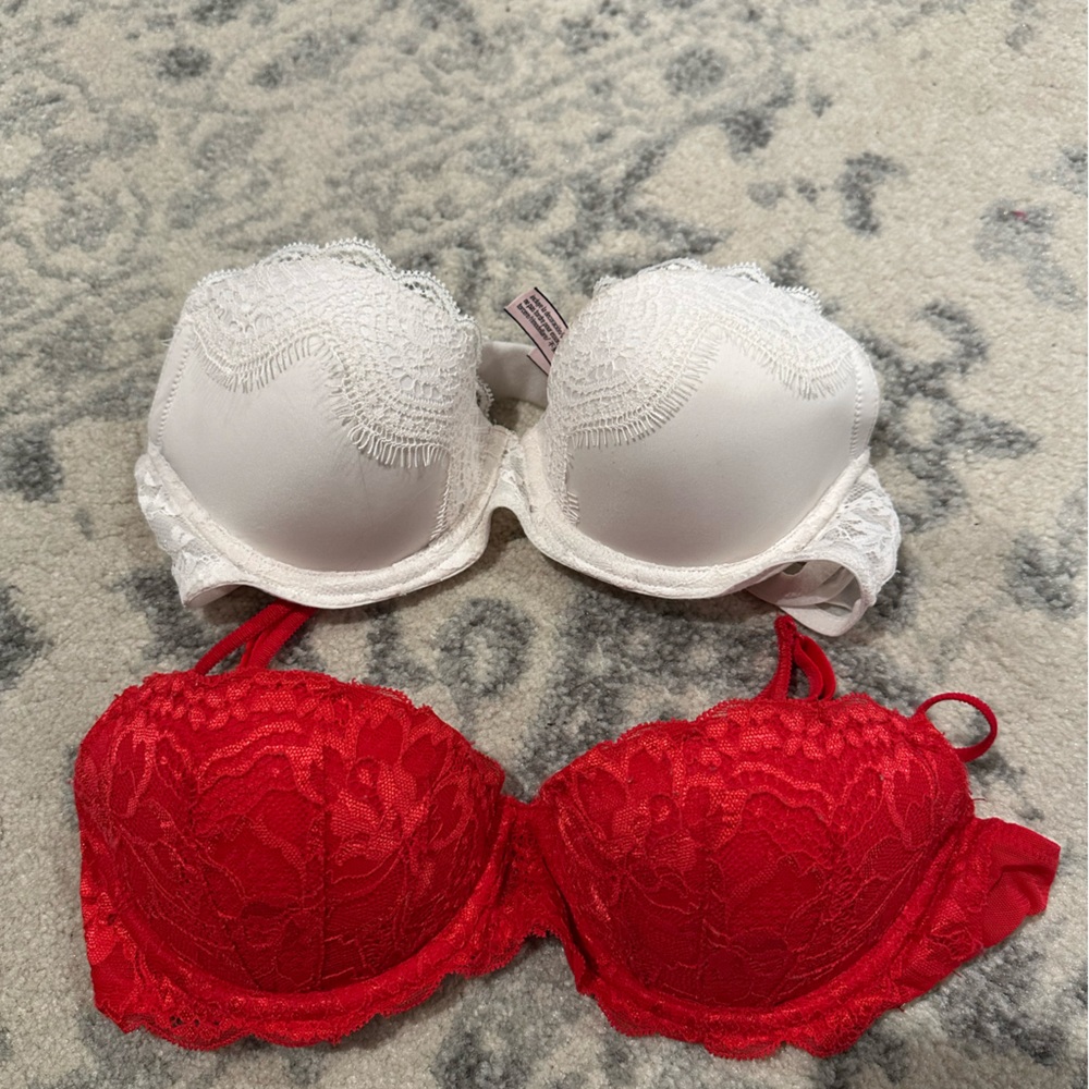 VS lace bras 32B 
VGUC